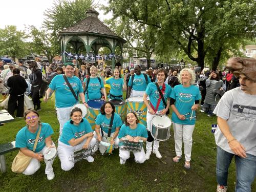 Pose de groupe au parc